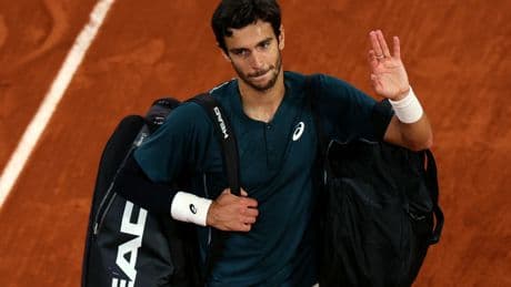 Musetti costretto al ritiro a Parigi: Alcaraz è il primo finalista