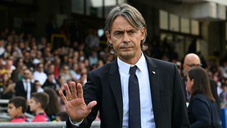 Filippo Inzaghi è il nuovo allenatore del Palermo, chi è Super Pippo: la carriera, la fidanzata, i figli e lo stipendio