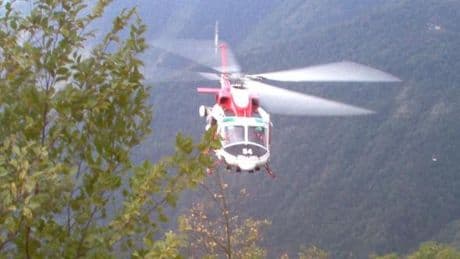 Finisce nella scarpata in alta Val di Vara mentre guida l’auto: grave donna di 28 anni