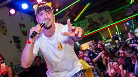 Vom Verteidiger zum Ballermann - Dieser Ex-Profi singt jetzt im Bierkönig