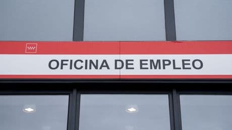 El paro en la eurozona se mantiene en el 6,2% en junio mientras España repite como el país con más desempleo de la UE