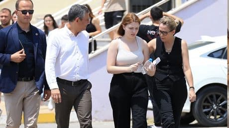 CHP Genel Başkanı Özel, Ferdi Zeyrek'in kızı Nehir'in üniversiteye kaydını yaptırdı