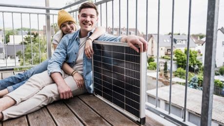 Jede zweite Balkonsolaranlage wird bereits mit Speicher genutzt