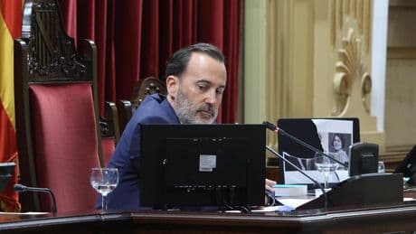 Prohens salva de nuevo a Le Senne (Vox) pese a que será juzgado por un delito de odio