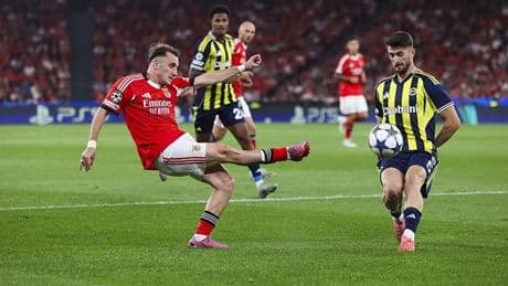 Kerem yıktı geçti