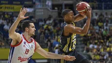 Fenerbahçe son çeyrekte kazandı