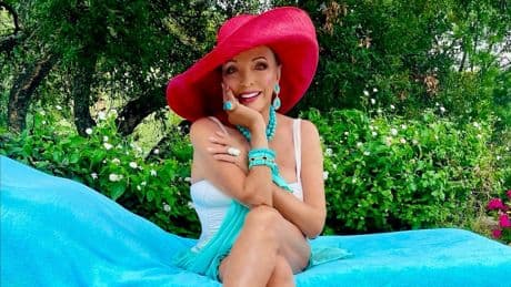 Fans sprachlos: Joan Collins (92) zeigt sich im Badeanzug
