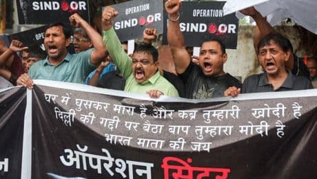 Après les frappes aériennes au Pakistan, New Delhi restera “au bord du gouffre”