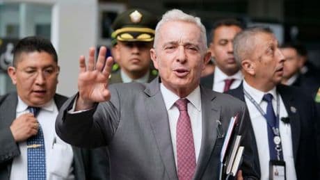 En Colombie, la justice lève l’assignation à résidence de l’ex-président Alvaro Uribe