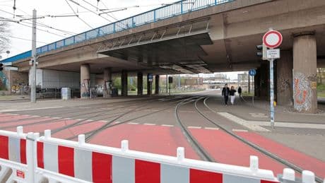 Einsturzgefahr: Abriss der Ringbrücke am Damaschkeplatz in Magdeburg beginnt