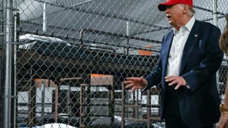 Abschiebegefängnis in Florida: Trump besucht "Alligator Alcatraz"