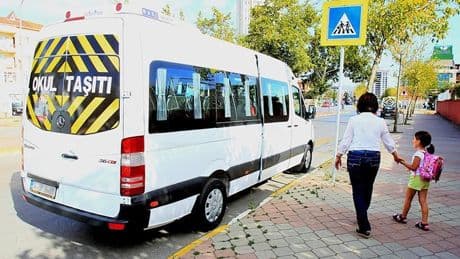 Okul servislerinde yeni dönem: Bakanlık şartları duyurdu