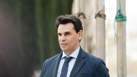 La juez cita como investigada a la mujer del presidente de Quirón Prevención, con el que el novio de Ayuso hizo negocios