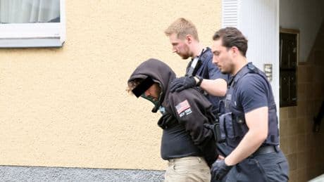 Zugriff in Remscheid - Sprengstoff-Angst! SEK überwältigt Ägypter (41)