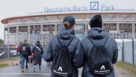 Übergriffe im Stadion: So arbeitet das Awareness-Team der Eintracht
