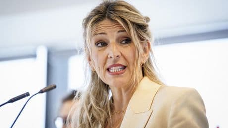 Yolanda Díaz avisa de que "es ilegal" que las empresas pidan recuperar las horas de trabajo perdidas por el apagón
