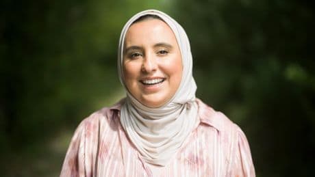 Senna en Esma el Mourabit zijn zussen en zakenpartners: ‘We zijn opgegroeid in een wij-omgeving’