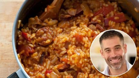 Pablo Ojeda arrasa con la receta de arroz con chorizo más bajo en calorías ideal para el verano: fácil, saludable y con poca grasa