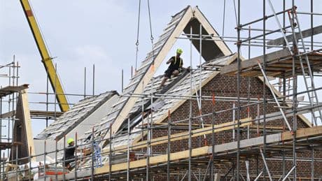Experts willen ’totale reset’ van woningmarkt in strijd tegen huizentekort: ’Ook de hypotheekrenteaftrek moet eraan geloven’
