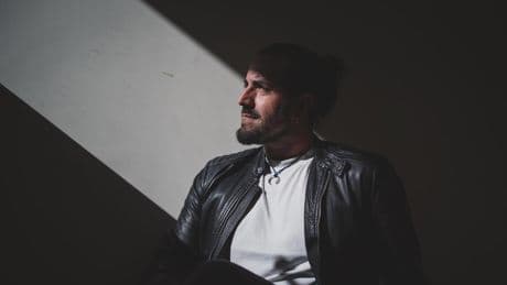 Andrés Suárez: "Yo estaba enamorado de Ana Belén, era mi diosa... Idolatraba a las chicas... Walt Disney nos destrozó la vida a todos"