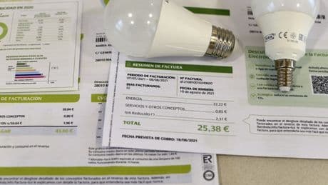 El curioso fenómeno de los precios negativos de la electricidad: por qué se producen y cómo afectan al consumidor