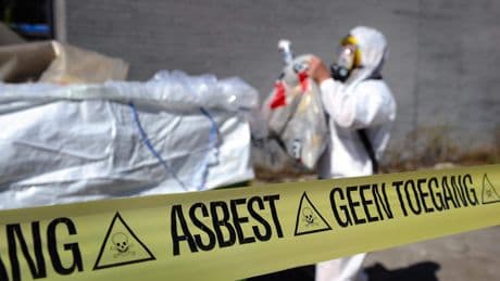 Asbest in vloerbedekking, isolatie en vloertegels: dit moet je doen met asbest in jouw woning