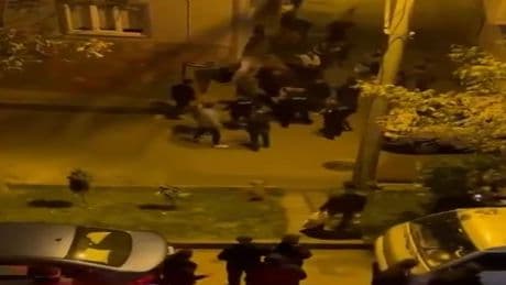 Kimlik sorgusu yapmak isteyen polise saldırı: 2 şüpheli gözaltına alındı