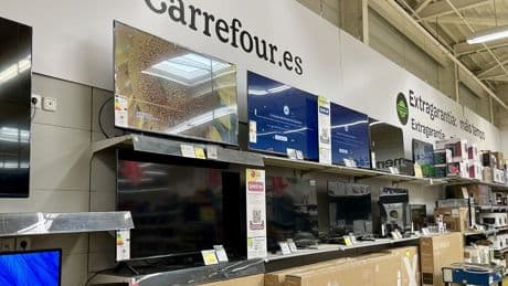 Carrefour deja a precio de outlet esta tele MiniLED de 65 pulgadas con Dolby Vision IQ