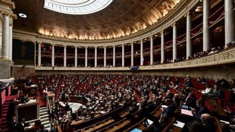 Aide à mourir: s'il était député, François Bayrou "s'abstiendrait" de voter la proposition de loi