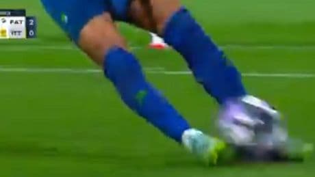 Benzema presencia un gol de penalti anulado por el 'caso Julián Alvarez'