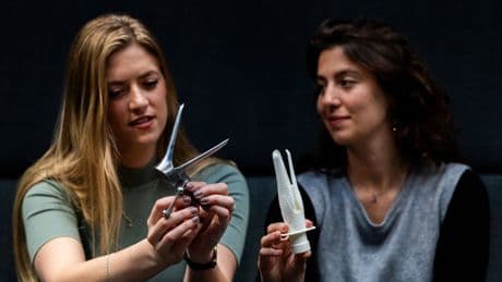 La ingeniera española que ha rediseñado el espéculo vaginal para hacer las revisiones más cómodas