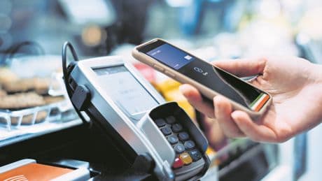 CaixaBank refuerza su dominio en pagos móviles al alcanzar casi cinco millones de clientes