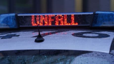 Unfälle: 86-Jähriger gerät mit Auto in Gartencenter