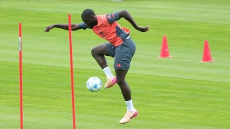 Dabei lief das Reha-Training so gut - Neue Probleme bei Bayern-Star Upamecano!