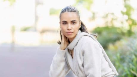 Zangeres Zoë Tauran: ’Mij zul je niet op een première zien, daar hou ik niet van’