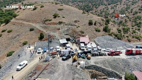 Elazığ'daki göçükte çalışmalar 4 saattir sürüyor: maden ocağı dron ile görüntülendi