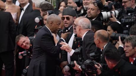 Urla e dito in faccia, l’ira di Denzel Washington contro il fotografo a Cannes