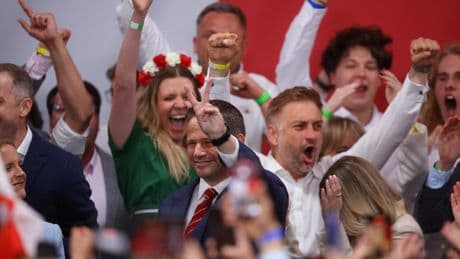 Présidentielle en Pologne: les deux rivaux au coude-à-coude au second tour