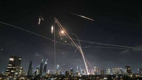 Eskalation in Nahost: Iran startet Gegenangriff mit Raketen auf Israel