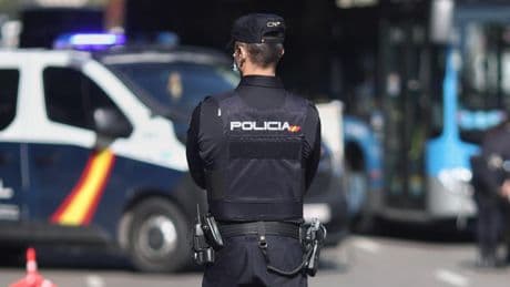 Un sevillano, condenado a 147 años de cárcel por pagar a padres pobres para que violasen a sus hijos y ver los vídeos