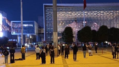 Gezi'nin yıldönümünde 'duran adam' eylemi : 19 kişiye yurt dışı yasağı
