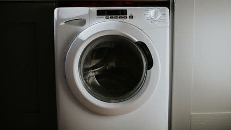 Essig in der Waschmaschine? Warum dieser Trick teuer enden kann