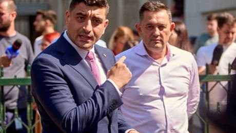 Présidentielle en Roumanie : ce que les lieutenants du candidat Simion défendent à Bruxelles