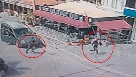 Boşanma aşamasındaki eşi kaçırmaya çalıştı! Çevredekilerin yardımı ile kurtuldu