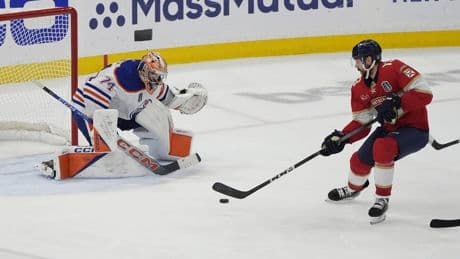 Skinner and Bobrovsky matching wits once again in Stanley Cup final rematch