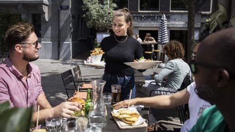 Aanwijzingen van strategisch misbruik van coronasteun door ondernemers: ’Honderden miljoenen te veel uitgekeerd’
