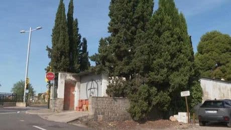 Heridos seis policías al impedir un intento de okupación: "Les atacaron con palos, cuchillos y una pata de cabra"