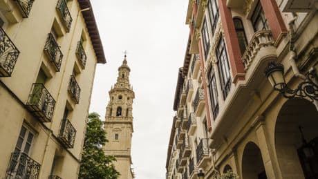 La compraventa de viviendas marca su mejor abril en 17 años, con 54.318 operaciones
