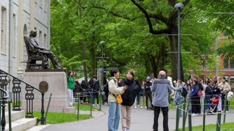 Les États-Unis suspendent le traitement des visas d'étudiants étrangers