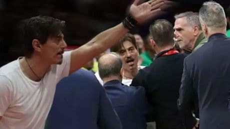 Panathinaikos Başkan Dimitrios Giannakopoulos, Fenerbahçe Beko maçında çıldırdı!